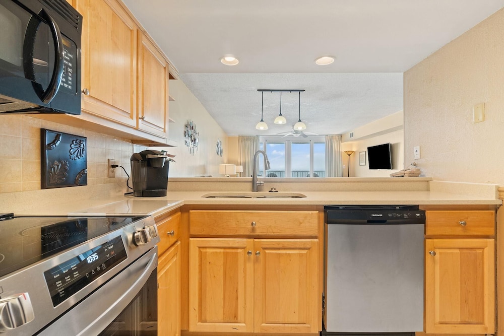Romar Tower 5A by Vacation Homes Collection - photo 21