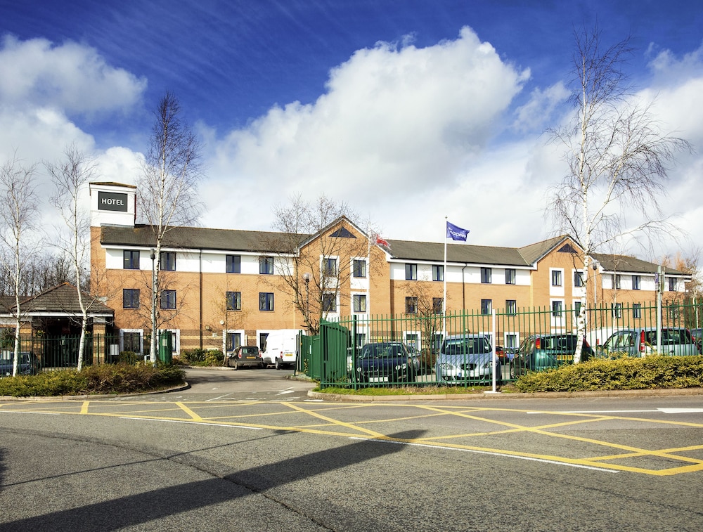 ibis Cardiff Gate International Business Park