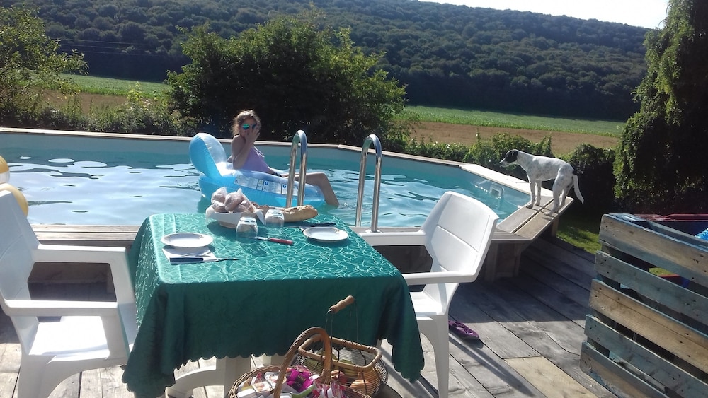 Domaine De Fontenelay — 4-Star Luxury Hotel in Gy, France