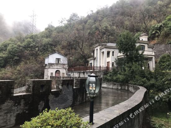 Zhuji Torreya Manor — hotel in Zhuji