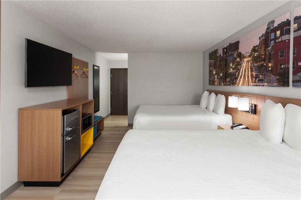 Days Inn & Suites by Wyndham Kaukauna WI - photo 18