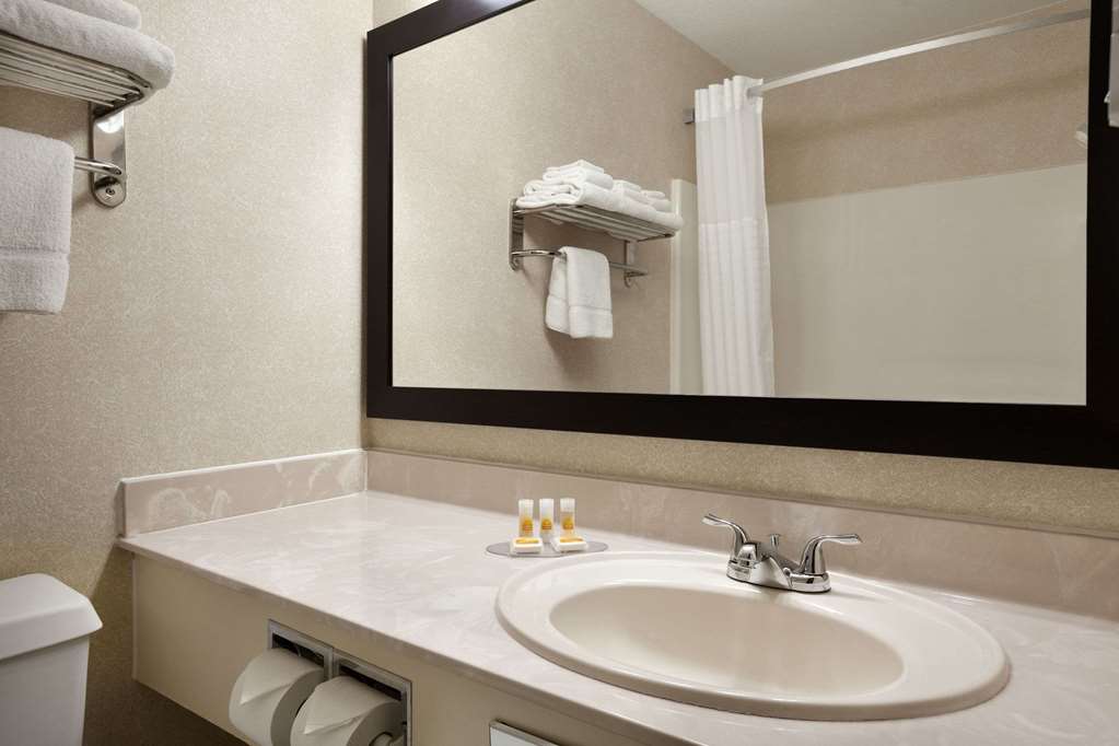 Days Inn by Wyndham Grand Forks Columbia Mall - photo 8