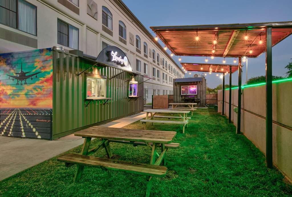 Wingate by Wyndham DFW North Irving in Irving, United States