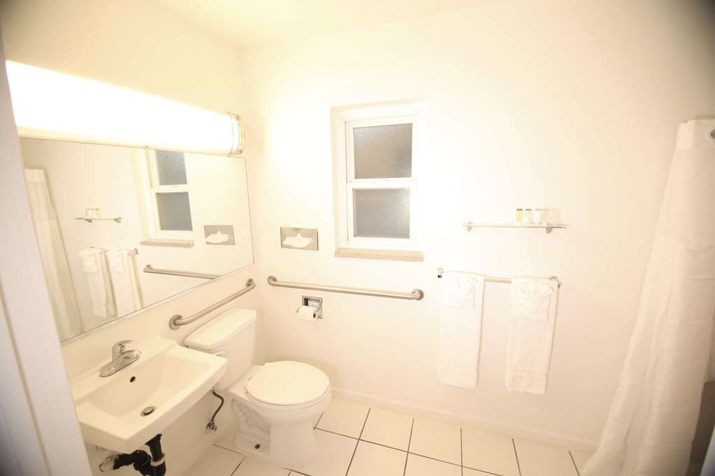 Travelodge by Wyndham Burbank Glendale - photo 12