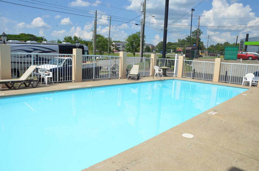 Days Inn by Wyndham Nashville Airport - photo 25