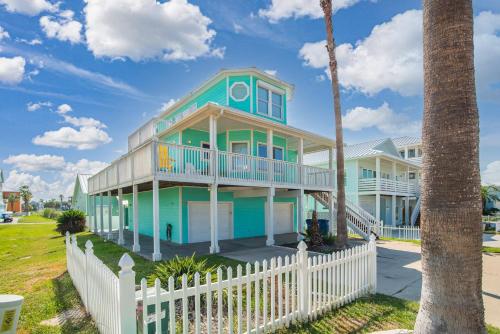 Turquoise Treasure Boardwalk to the Beach Beach Gear Credit in Ormond Beach, United States