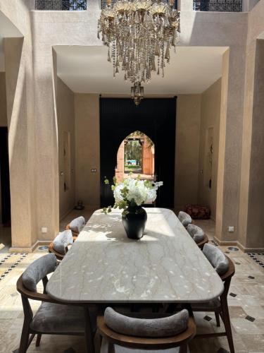 Villa riad raffinée privée à Marrakech — 4-Star Luxury Hotel in Marrakesh, Morocco