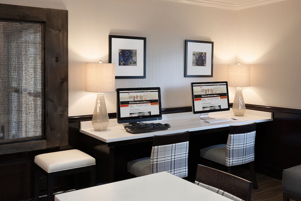 Holiday Inn Express Hotel & Suites East Wichita I 35 Andover by IHG - photo 22