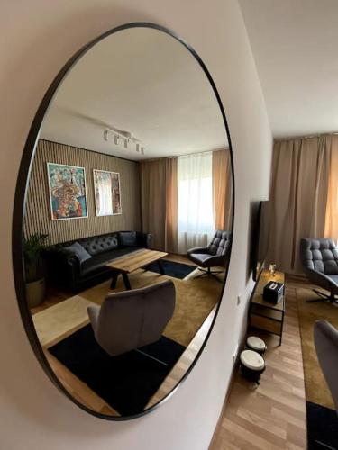 4 Room Spacious Condo W Patio
