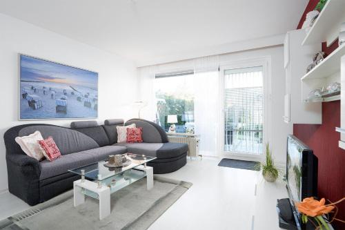 AHW 002 Mit Teilseeblick von der Terrasse — 4-Star Luxury Hotel in Scharbeutz, Germany
