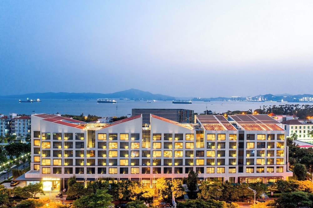 Joyze Hotel Xiamen Curio Collection by Hilton — 4-Star Luxury Hotel in Xiamen, People's Republic of China