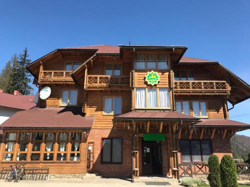 Smerekova Hata — hotel in Slavske