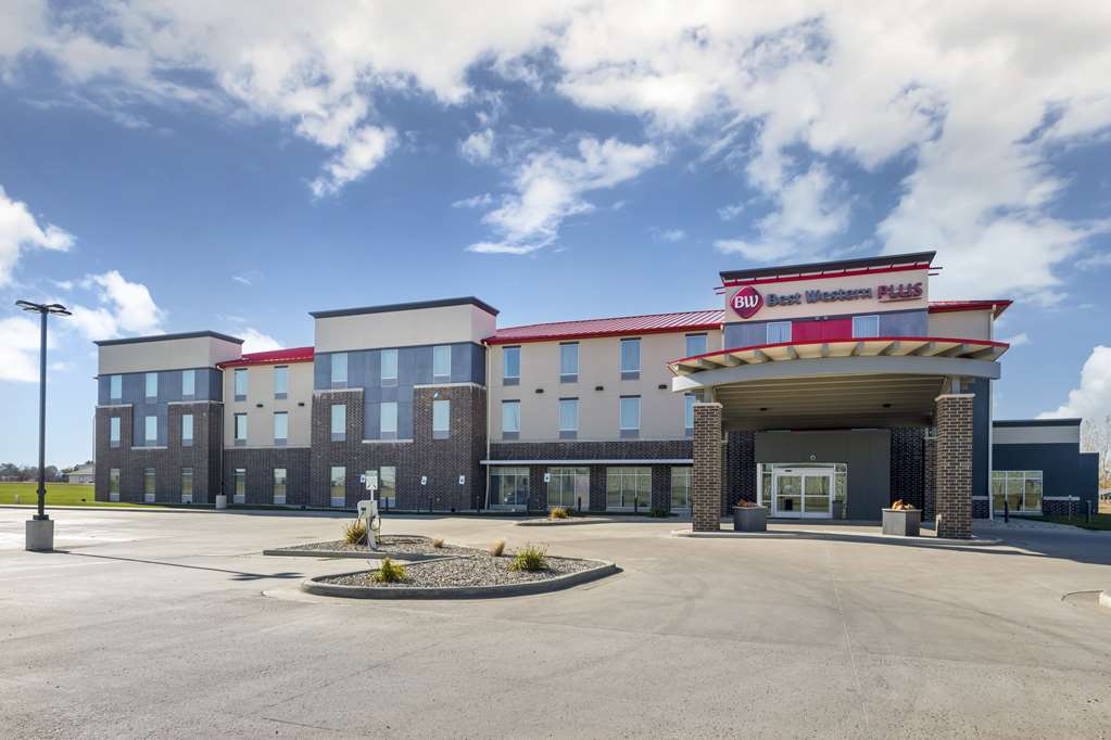 Best Western Plus Lakeview Hotel - photo 38
