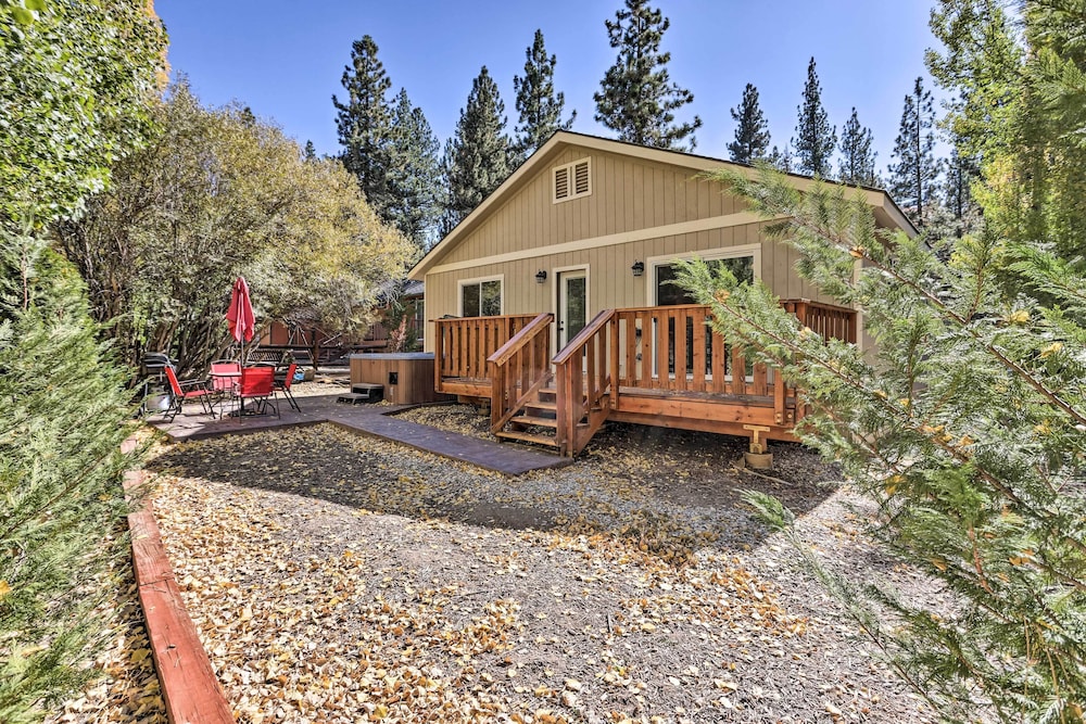 Half mi to Bear Mtn Ski Resort: Cabin w Hot Tub - photo 11