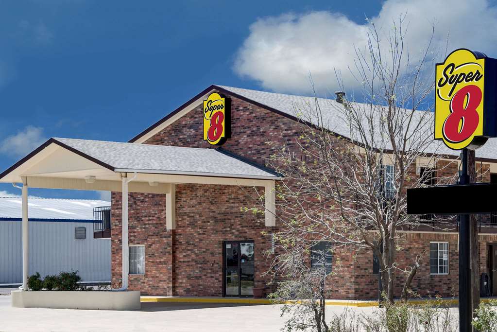 Super 8 by Wyndham Dumas TX - photo 2