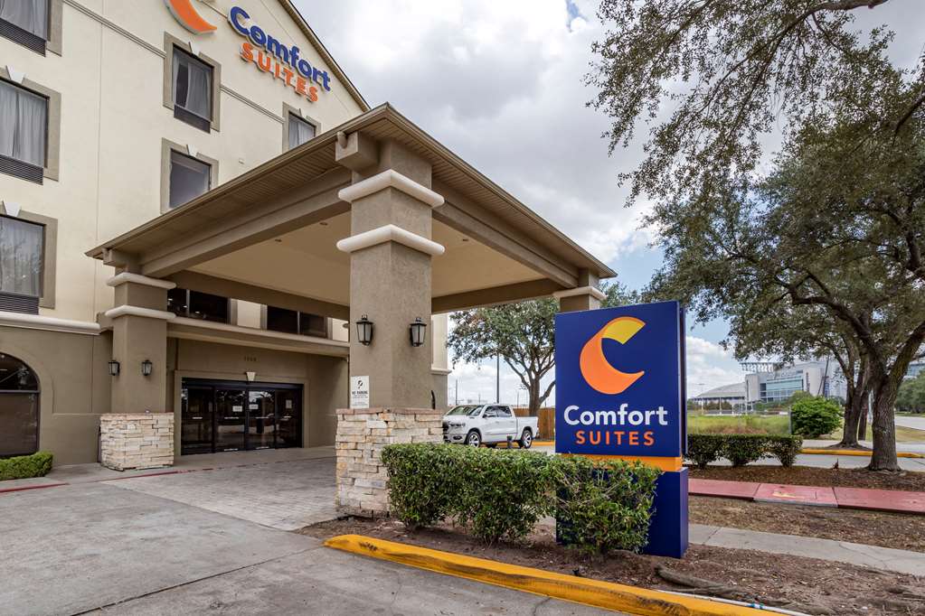 Comfort Suites Houston near Medical Center NRG Stadium - photo 3