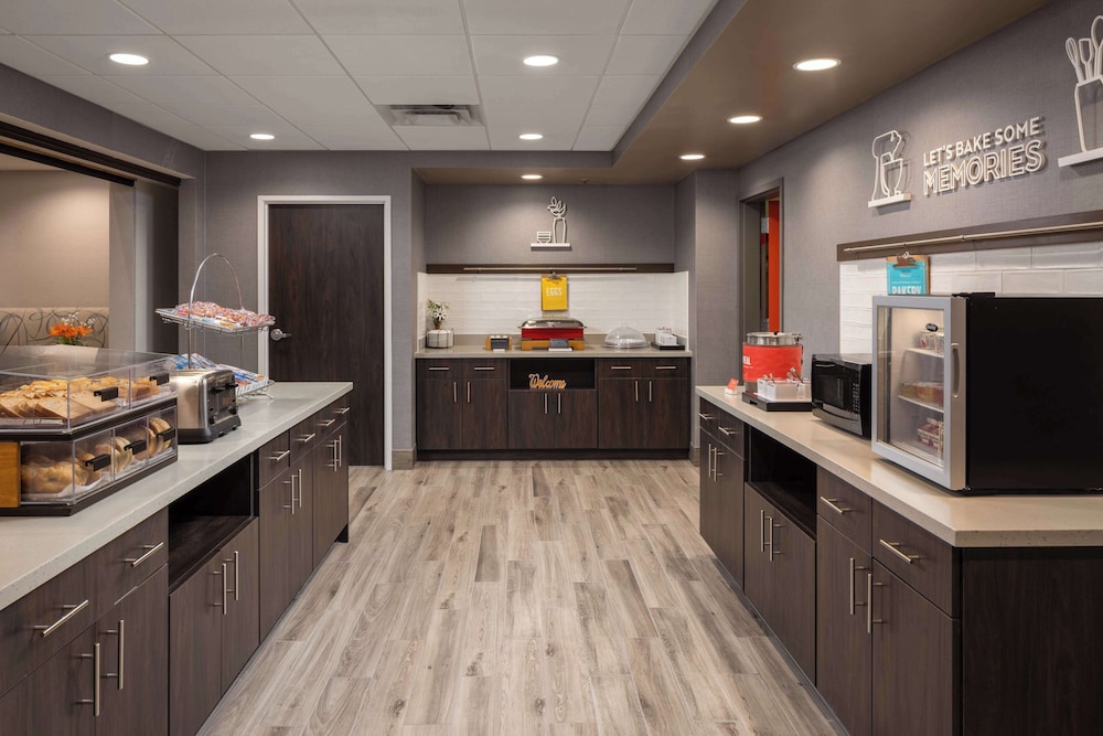 Hampton Inn & Suites Manteca - photo 50