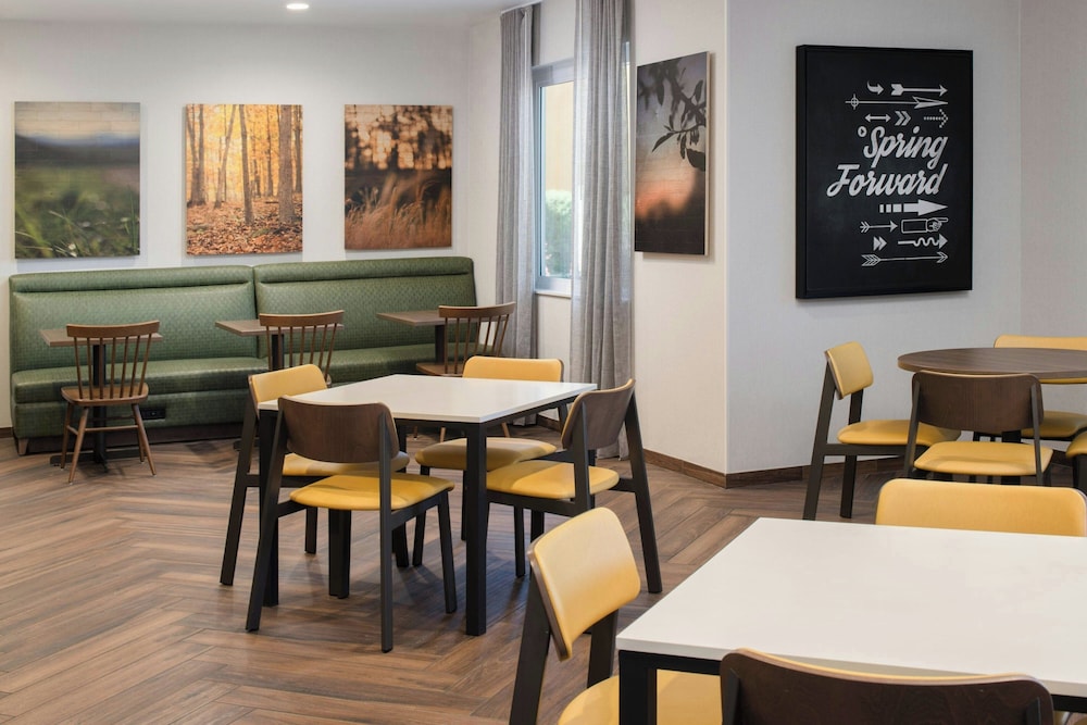 Fairfield Inn & Suites by Marriott Scottsdale Old Town - photo 29