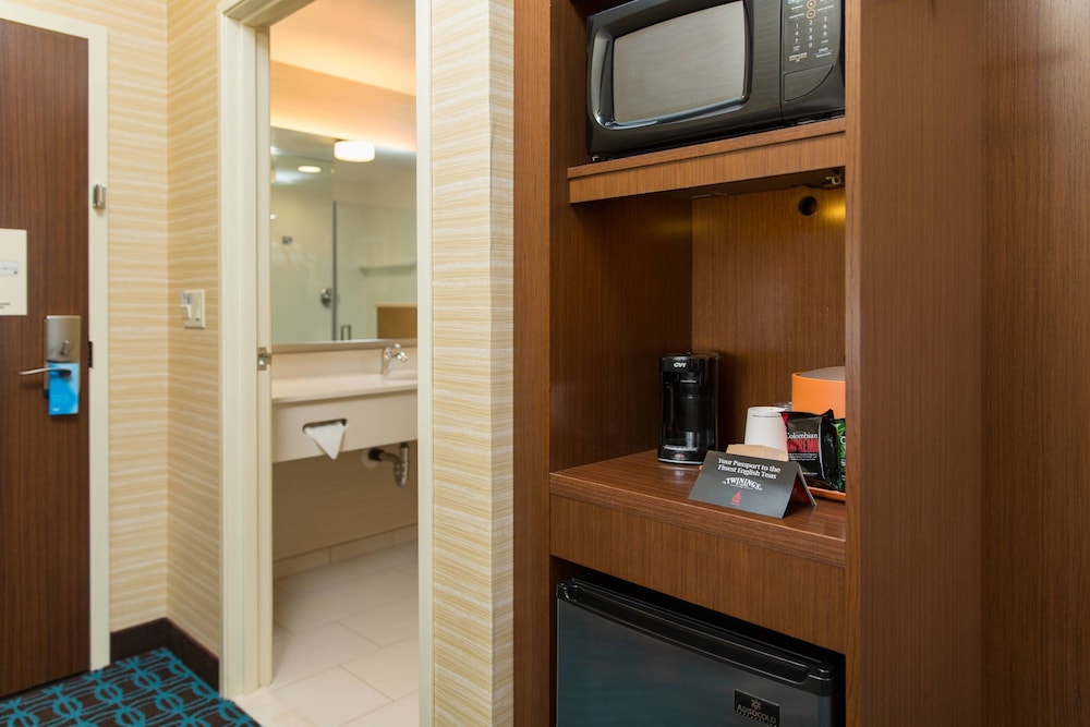 Fairfield Inn & Suites by Marriott Sacramento Folsom - photo 13