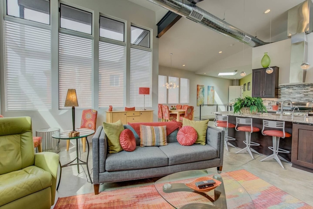 3BR Modern Marveldowntown Customprivate Balcony - photo 23