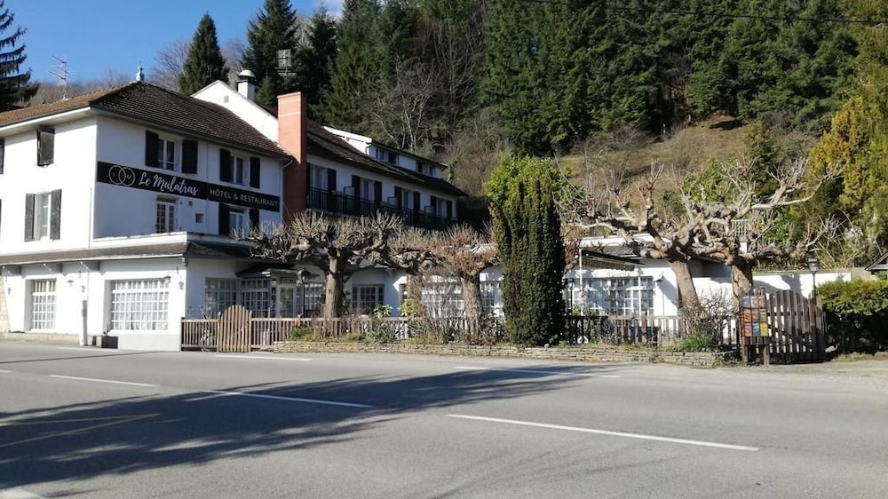 Le Malatras - carbon neutral hotel in Tullins