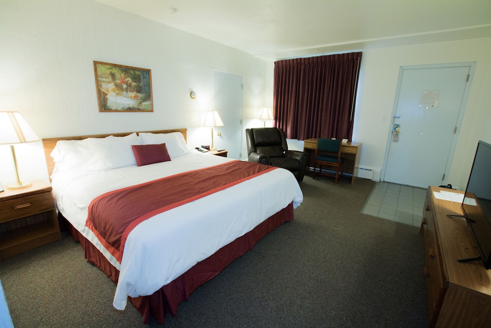 Chalet Motel Mequon - photo 6