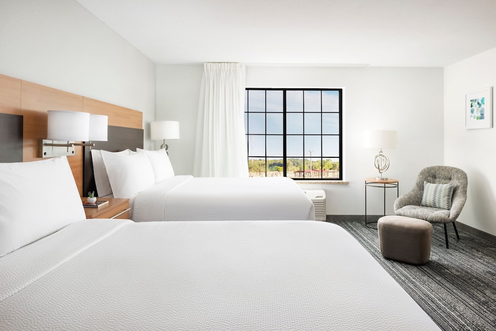TownePlace Suites Roswell - photo 11