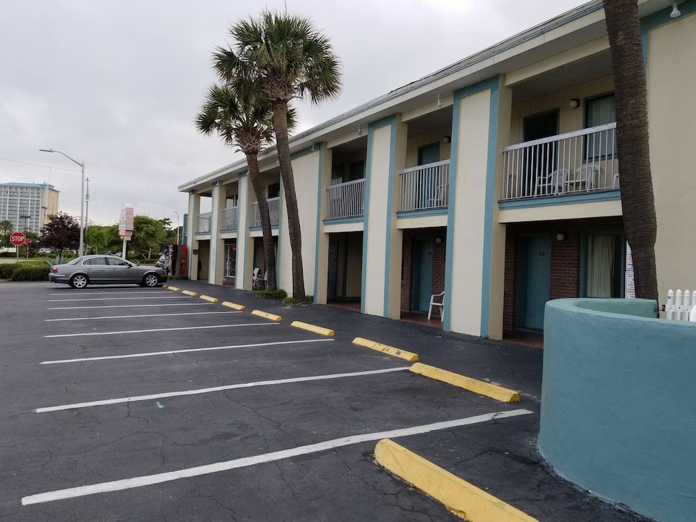Calypso Motor Inn - photo 33