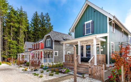 Miss B Haven by Seabrook Hospitality in Huntington Beach, United States