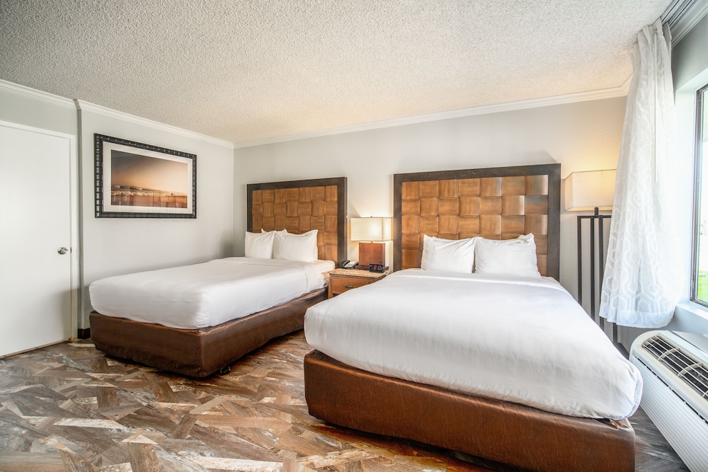 Buena Park Hotel Near Knott's Berry Farm - photo 19