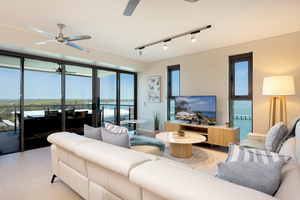 Darwin Waterfront Penthouse — 4-Star Luxury Hotel in Darwin, Australia