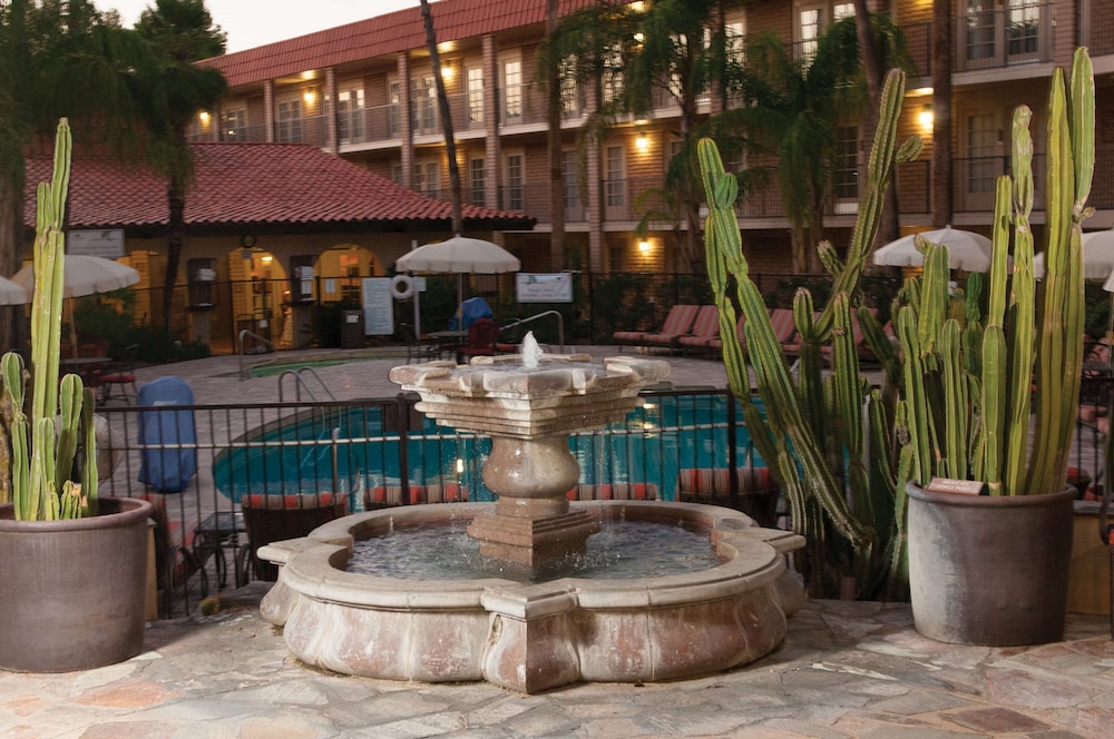 DoubleTree Suites by Hilton Tucson Williams Center - photo 37