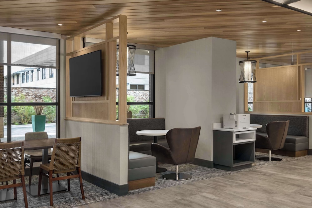 Hampton Inn by Hilton Austin East Side 5th Street - photo 42