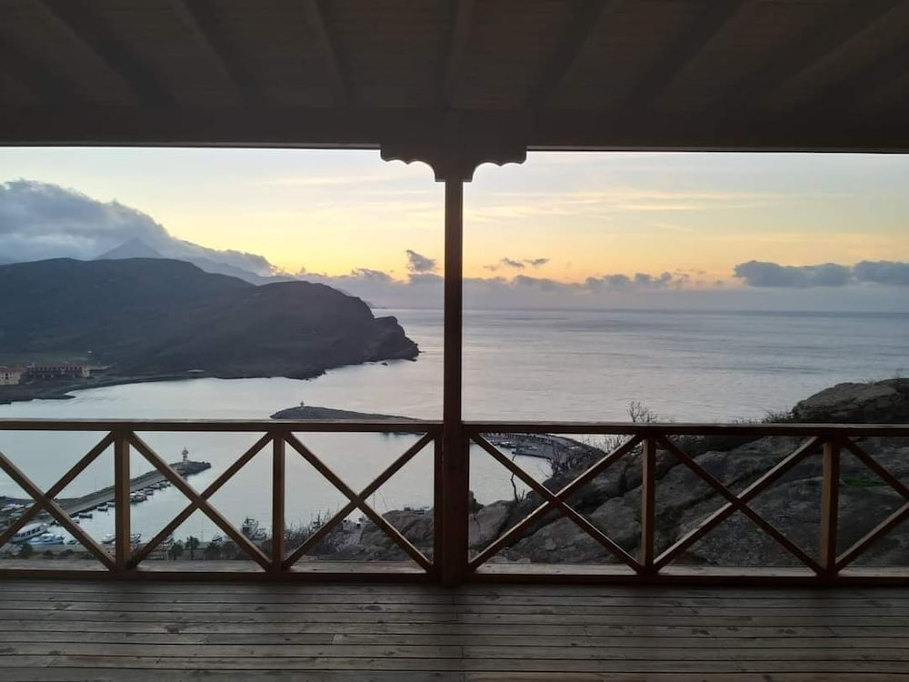 İmroz Begonvil in Gokceada, Turkey