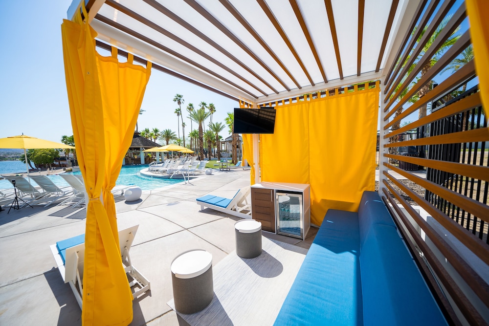 The Nautical Beachfront Resort - photo 26