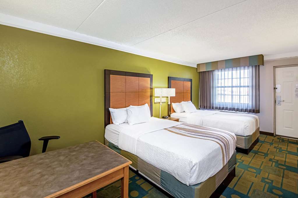 La Quinta Inn by Wyndham Amarillo Mid City - photo 13