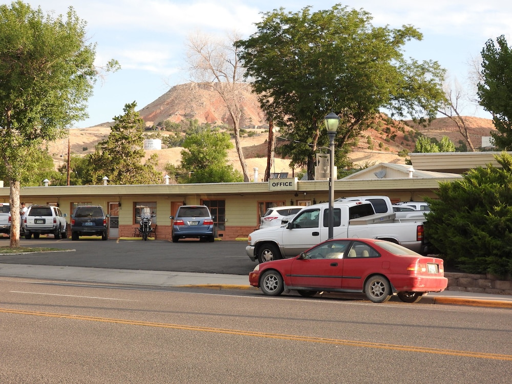 Rainbow Motel - featured photo