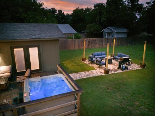 The Olive Branch Hot Tub & Walk to Main in Fredericksburg, United States