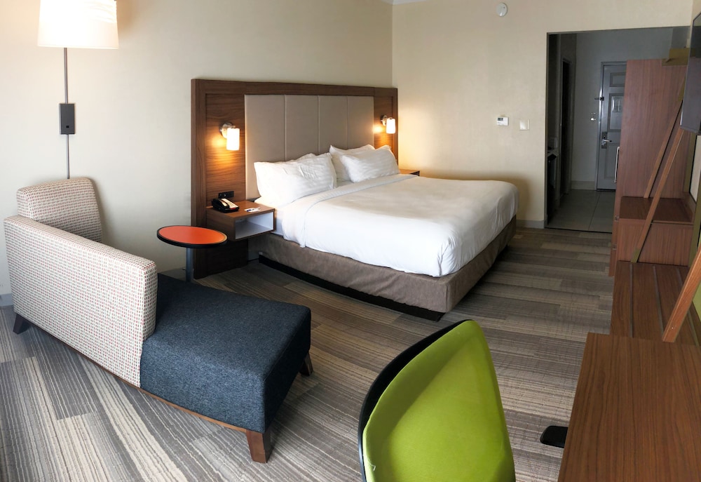 Holiday Inn Express Hotel & Suites Greenville by IHG - photo 13