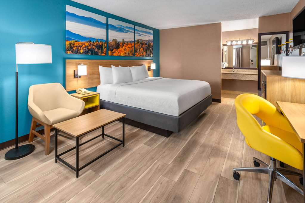Days Inn by Wyndham Shelby - photo 11