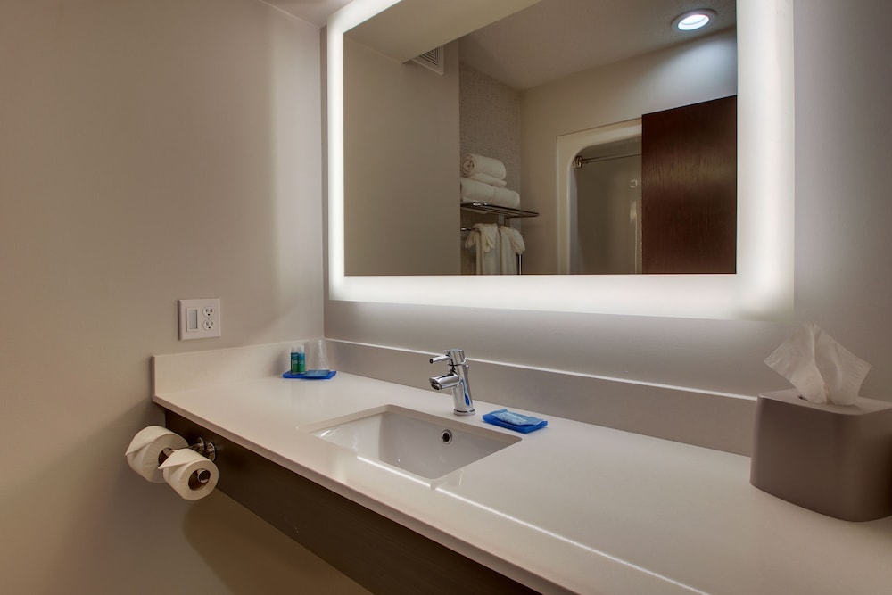 Holiday Inn Express & Suites Lebanon by IHG - photo 3