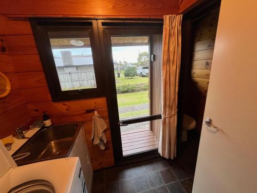 Hosts on the Coast Laidback Linton in Whangamata, New Zealand