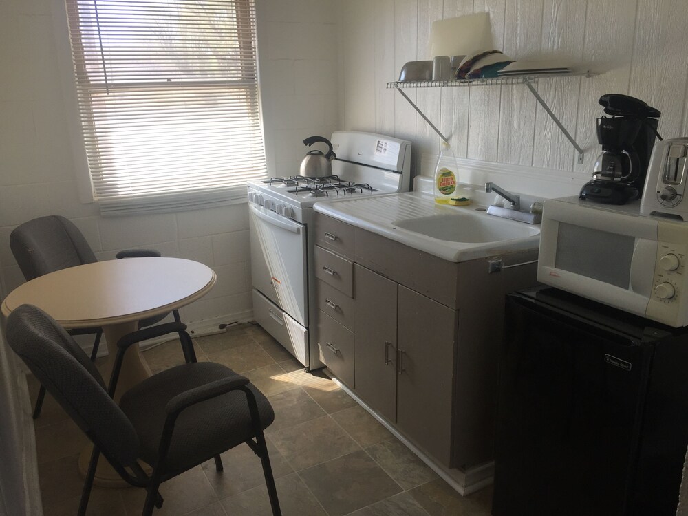 Delight's Hot Springs Resort - photo 13