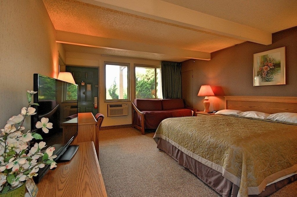 Costa Mesa Inn - photo 8