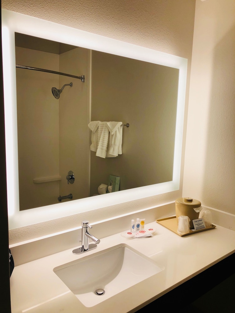 Holiday Inn Express & Suites Hood River by IHG - photo 31