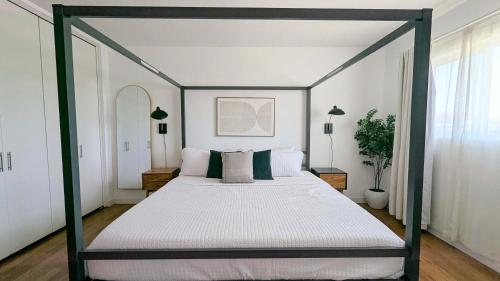 LA Huge Mid Century Guesthouse Patio LAX Beach — 4-Star Luxury Hotel in Los Angeles, United States