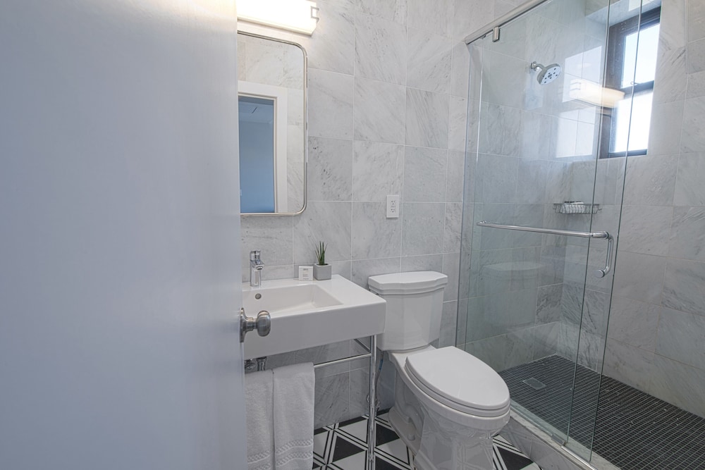 Hotel Belleclaire - photo 69