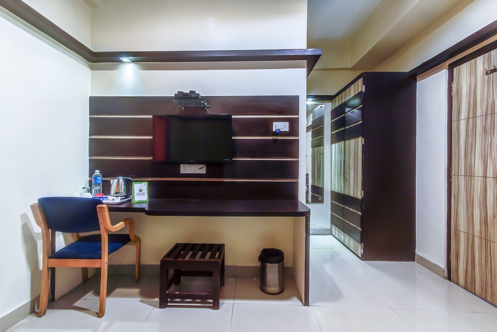 Treebo Golden Treat - last minute hotel in Indore