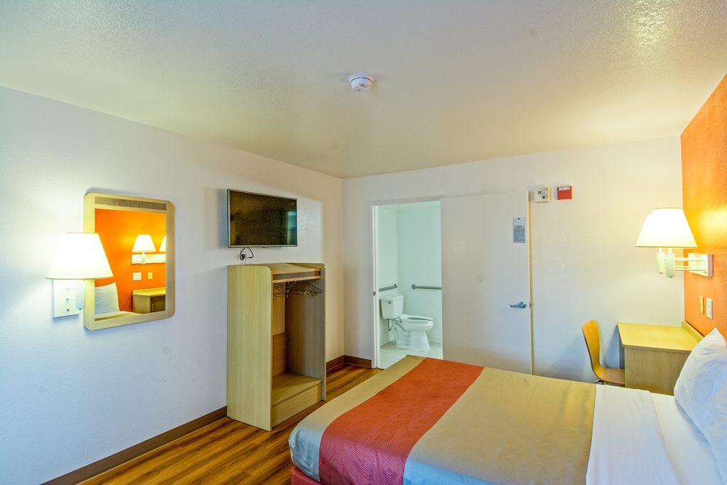 Motel 6 Redding CA South - photo 13