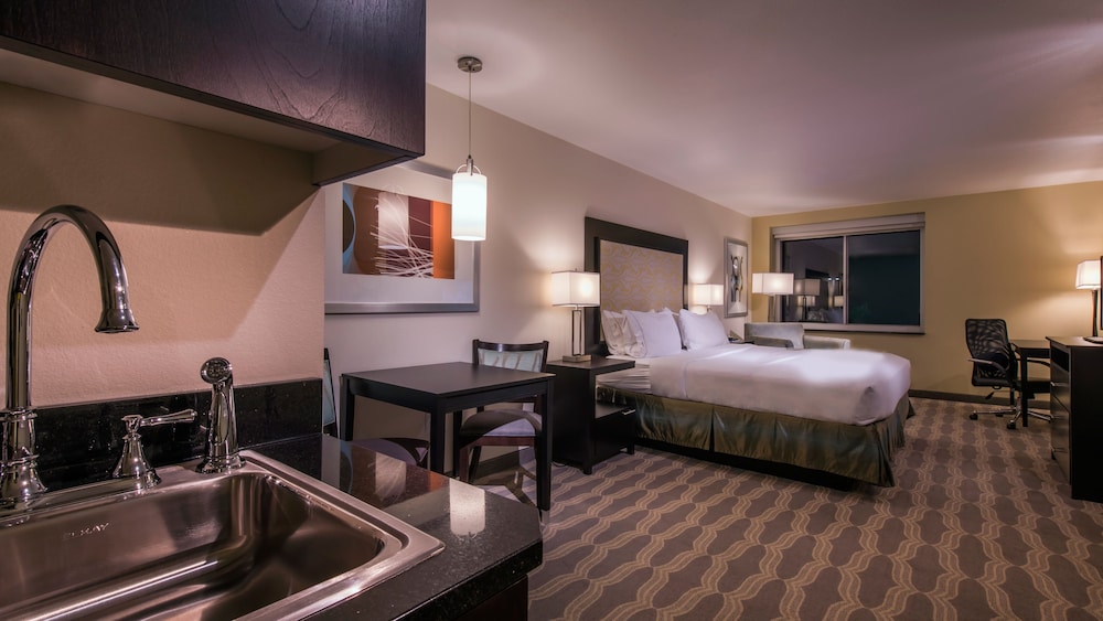 Holiday Inn Express & Suites Colorado Springs Central by IHG - photo 6